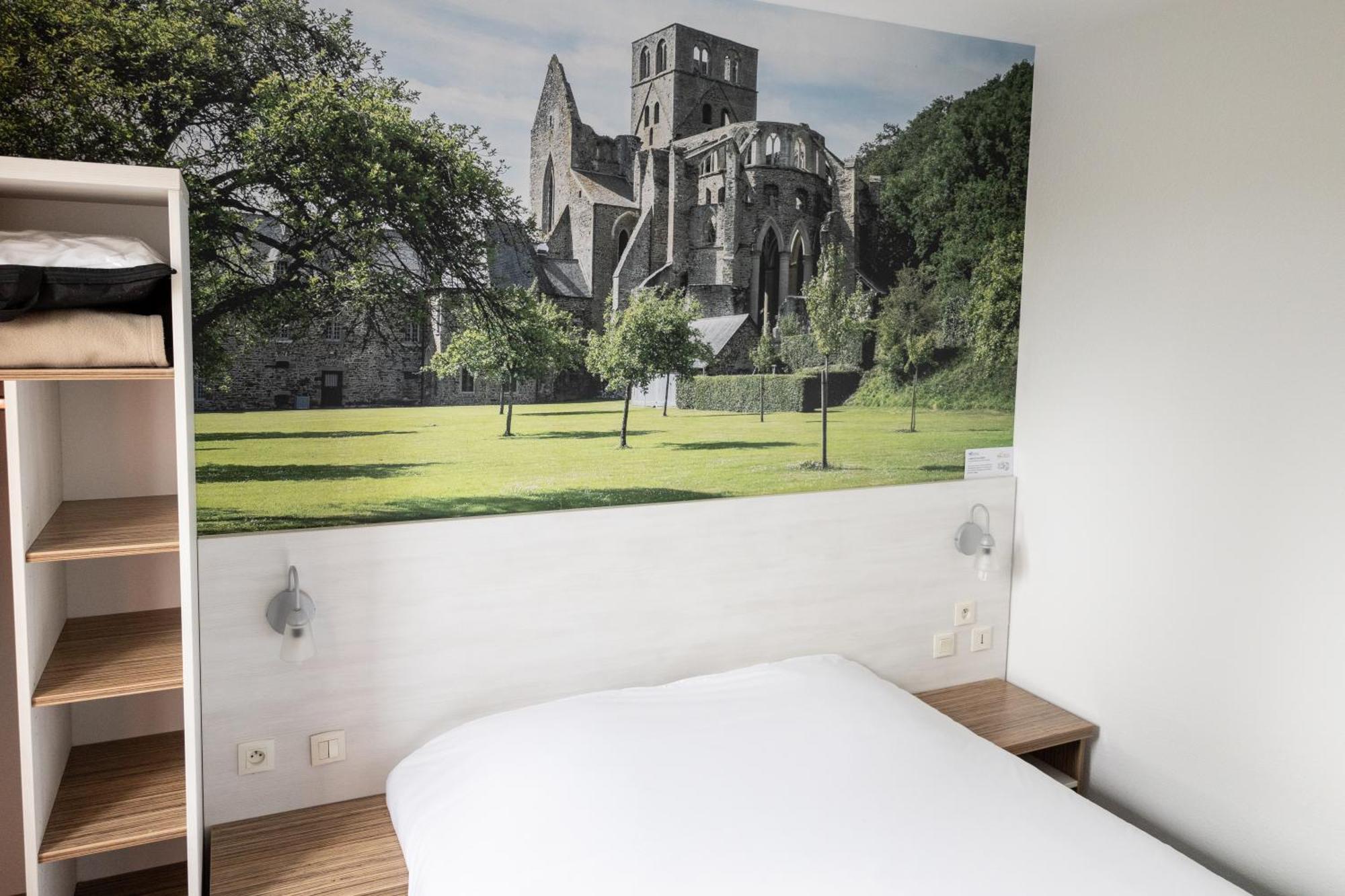 Brit Hotel Confort Saint-Lo Esterno foto