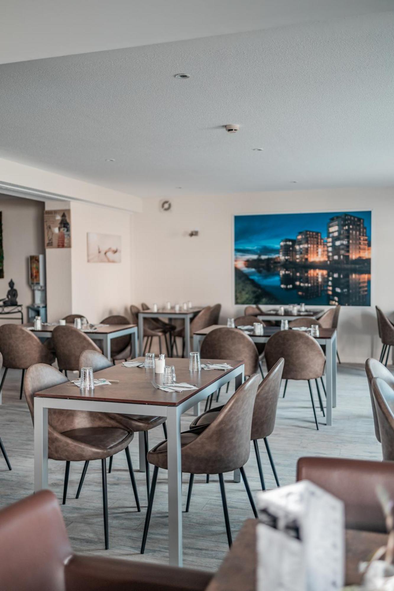 Brit Hotel Confort Saint-Lo Esterno foto
